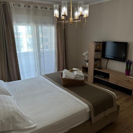 Eja Apartment 3 Tirana Bagian luar foto