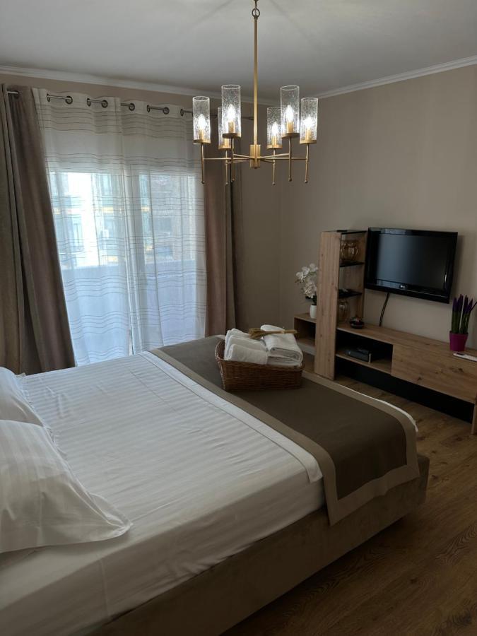 Eja Apartment 3 Tirana Bagian luar foto