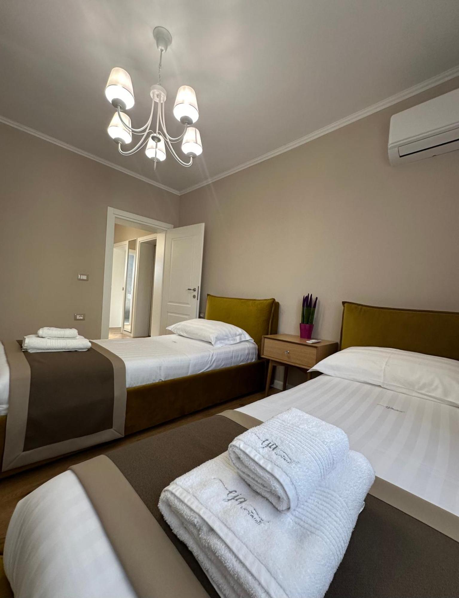 Eja Apartment 3 Tirana Bagian luar foto